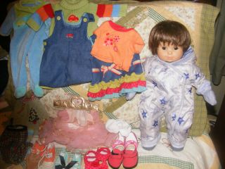 COLLECTIBLE AMERICAN GIRL BITTY BABY DOLL W/ BITTY BABY DOLL CLOTHES