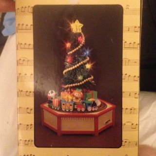 Vintage Enesco 1983 Musical Box Christmas Morning Plays O