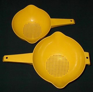 Vintage Tupperware 1 Qt and 2 Qt Yellow Colanders
