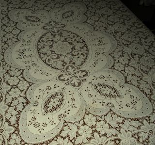 Old Vtg Antique Cotton Lace Tablecloth  Unusual Edging (Quaker?) 84 x