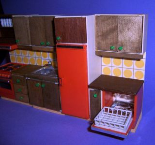 We have other vintage dolls house items for sale including Lundby