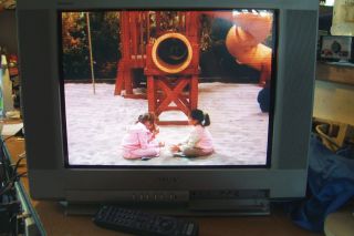 Sony KV 20FS100 20 CRT Flat Screen TV AV Component Monitor Super