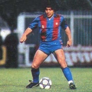 Diego MARADONA in Barcelona Soccer Mag Argentina 1984