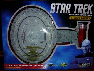 star trek enterprise 1701 d electronic starship model new jan 2013