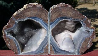 SIS Amazing Crystal Formations Dugway Geode Bookends