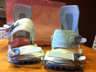  ve also listed a pair of Burton boots to go along with these bindings