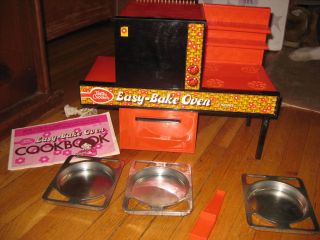 Vintage 70s Betty Crocker Easy Bake Oven and Utencil and Pans