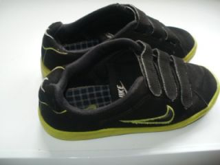 Nike Trainers Black Suede Like Material Lime Green Detail 3 Velcro