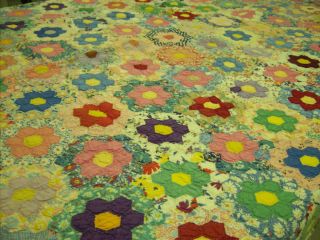  Stitched Grandmas Flower Garden Quilt``Lovely Scalloped Edge
