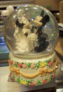 Mickey Mouse and Minnie Mouse Wedding Snowglobe