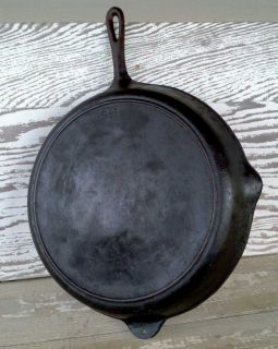 Vintage Cast Iron 14 s Skillet w Fire Ring