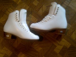 New Riedell 900 Royal Figure Skating Boots 5 5 A AA