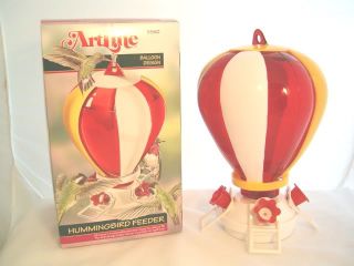 this is artline s hot air balloon hummingbird feeder it holds 32oz of
