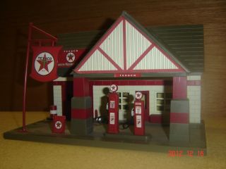 model train buildings O scale Texaco gas station front, detailed