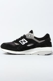 New Balance The Classic 1600 Sneaker in Black