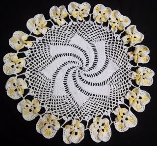 VINTAGE HAND MADE FLORAL EDGING CROCHET COTTON TABLE COVER DOILY