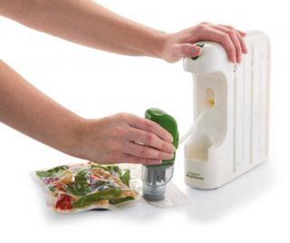 New FoodSaver Mealsaver Compact Vacuum System Combo Kit