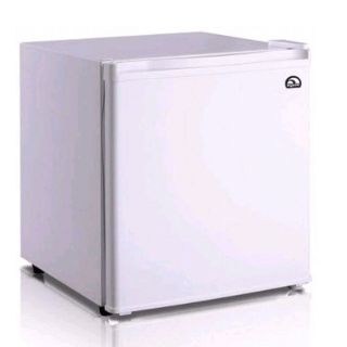 Igloo 1 7 CU ft Mini Fridge Compact Refrigerator Freezer FR100 White