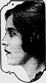 Teresa de Francisci, posing here for a newspaper photograph in 1922