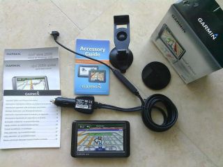 Garmin Nuvi 255WT Automotive GPS Receiver with Accessories