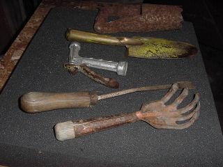 Vintage Lot of 5 Garden Hand Tools Primitive Lot Shabby Tin Wood