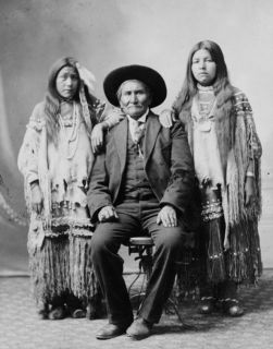 Native American Apache Indian Chief Geronimo 1907 Photo Nieces Western