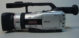 Canon GL2 3 CCD Camcorder NTSC 20x Zoom