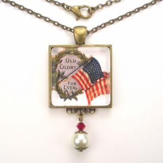  Flag USA Art Glass Pendant Necklace Vintage Charm Jewelry