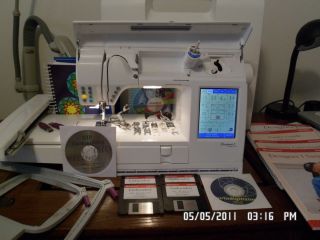 Viking Designer 1 Embroidery Sewing Machine w VIP software Floppy