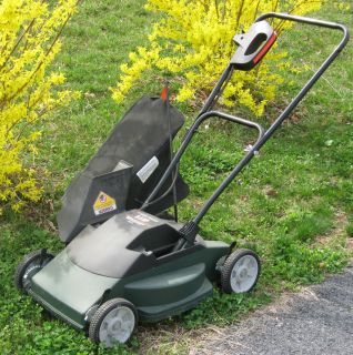   Decker MM525 Convertible Mulching Electric Lawn Mower w Grass Bag