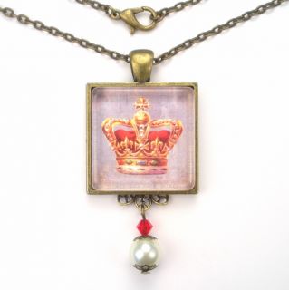  Gold Crown Art Glass Pendant Necklace Vintage Charm Jewelry