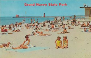 SW Grand Haven MI 1950s 2 STATE PARK Beauties the Lighthouse the BEACH