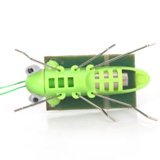 Solar Energy Powered Toy Grasshopper Green Science New Fun Gadget Gift