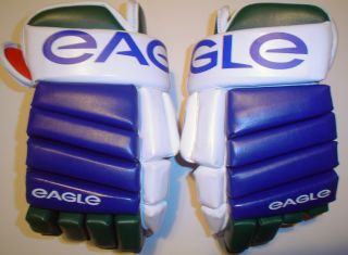 Hartford Whalers Pro Stock Eagle Gloves 14 x72 Whale Bowl Game Used