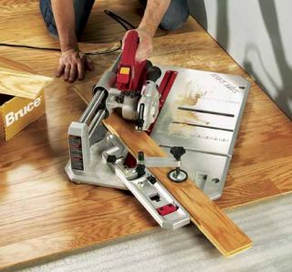 The 3600 02 makes miter cuts up to 47° and has detents at the angles