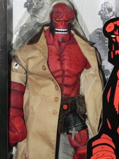 MISB Hellboy 18 Figure Mezco 2005 Angry Open Mouth Comic Book