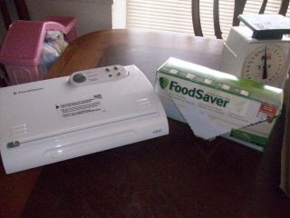 Food Saver V845 Home Vacuum Sealer with Bags