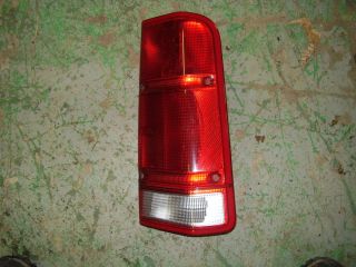 Land Rover Discovery 2 Right Rear Tail Light 99 00 01 02 Red Passenger