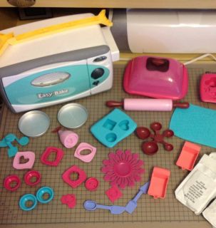 Easy Bake Oven with Extra Mixes and Decorating and Microwave Kits