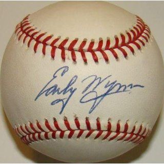 Early Wynn Autographed Baseball   AL NM   Autographed