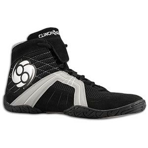 The Clinch Gear Reign wrestling shoe features a suede/mesh upper that