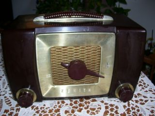 Vintage Zenith Tube Table Radio