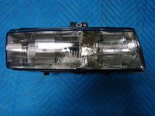 88 90 91 Pontiac Bonneville Head Light Headlamp Assembly Right