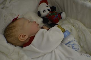  Melissa by Menna Hartog, now Christmas baby SAVANNAH Reborn Baby Doll