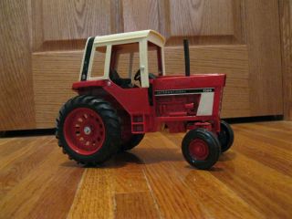 International Harvestor 1586 Toy Tractor