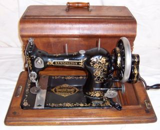 C 1905 Jones Family CS Hand Crank Sewing Machine John Barker Co Kensington  
