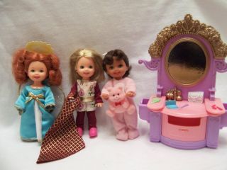 Kelly Dolls and Dresser