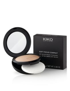 KIKO Soft Focus Compact Wet Dry Mineral Foundation In Shade 01 IVORY