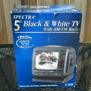 SPECTRA PORTABLE BLACK & WHITE TV 5 SCREEN AC DC CAR ADAPTER AM FM