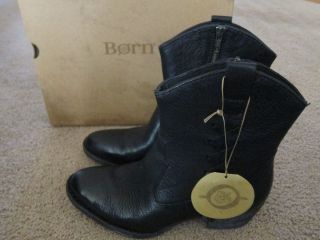 BORN W32412 Karin Black Leather Ankle Boots Heels Shoes US 8 EUR 39